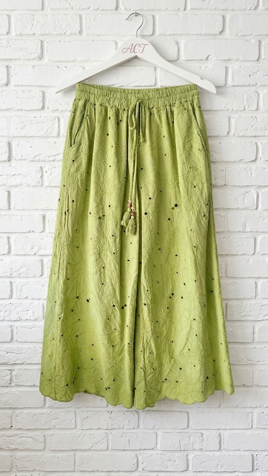 Pantalón senda bordado +1color