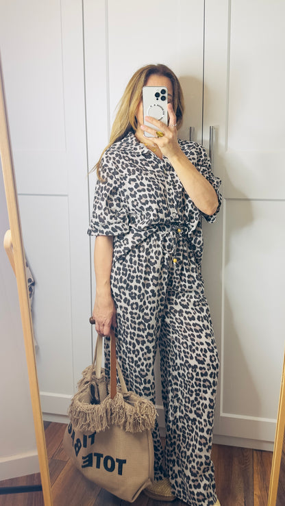 Leopard print cotton trousers