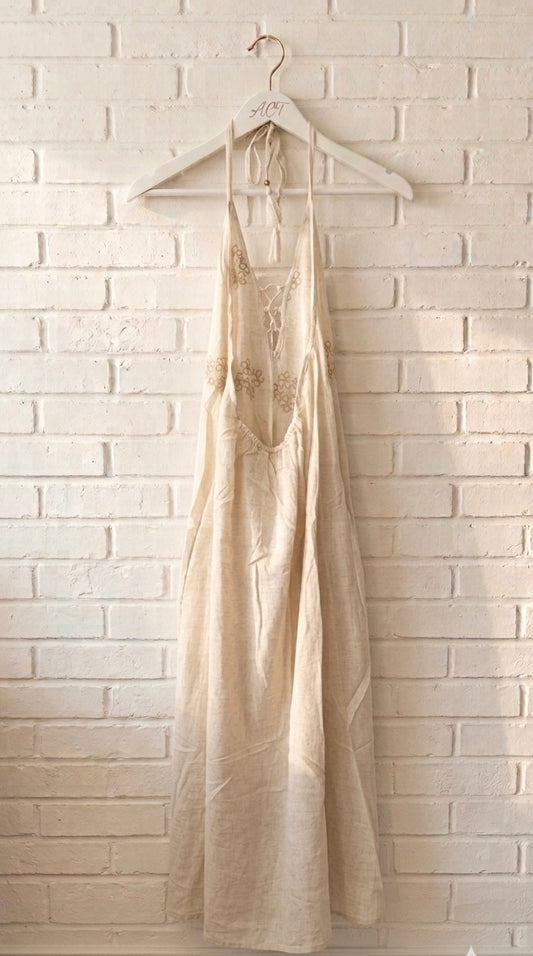 Vestido Halter con bordados gold