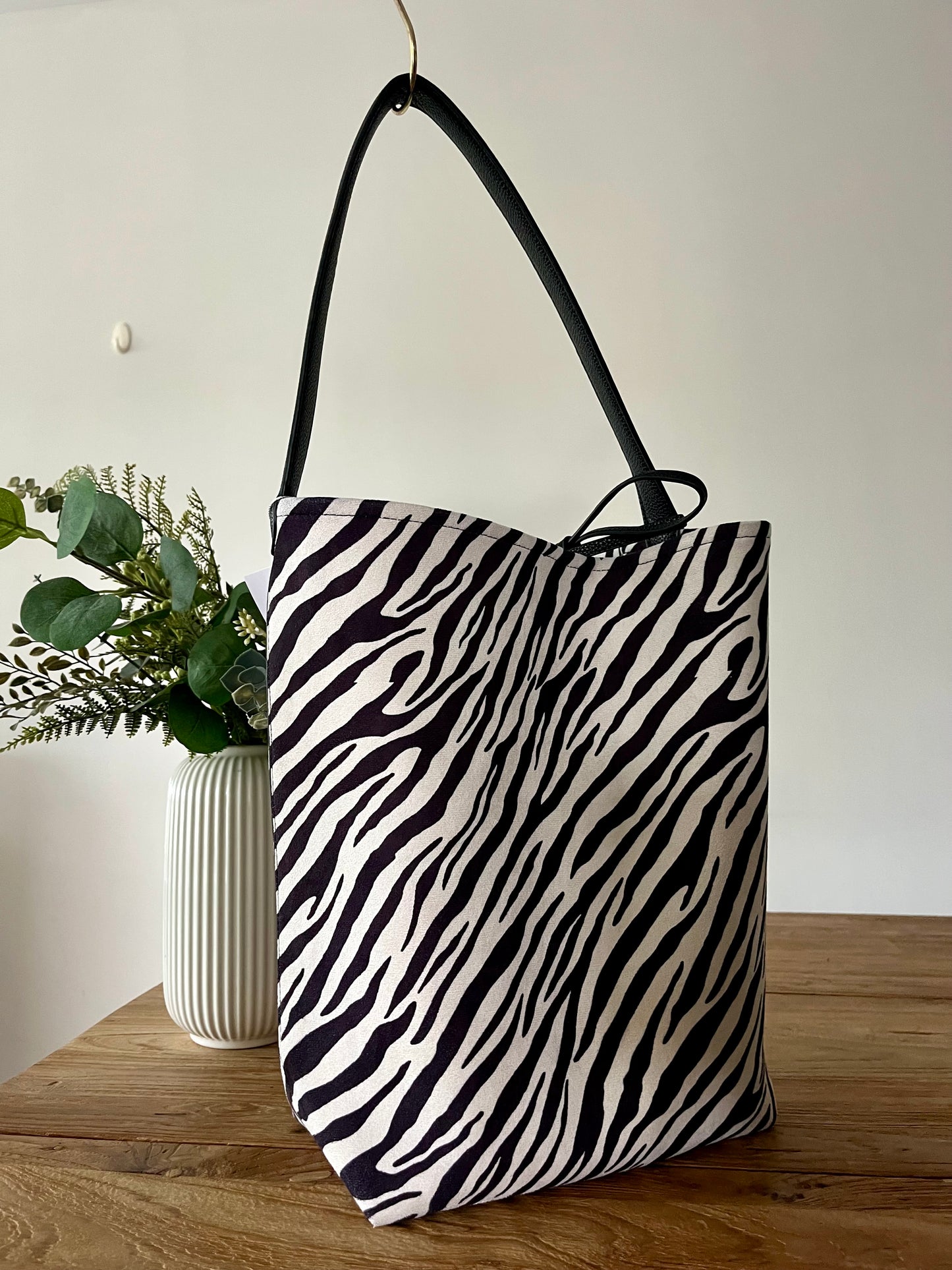 Bolso shopper reversible cebra