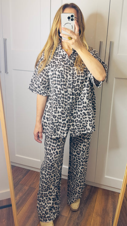 Leopard print cotton trousers