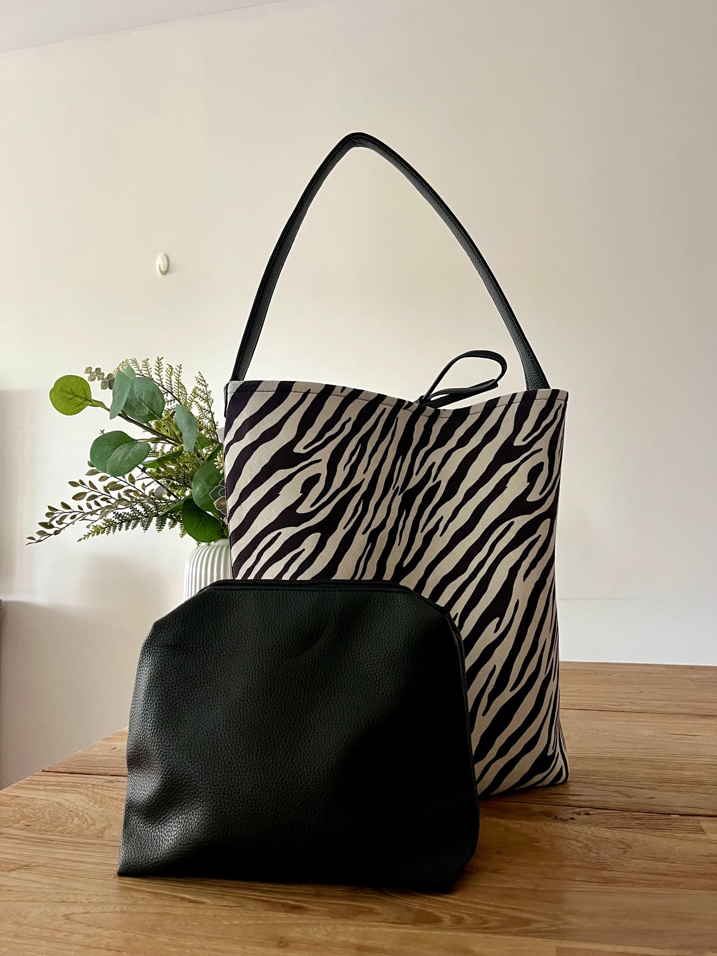 Bolso shopper reversible cebra