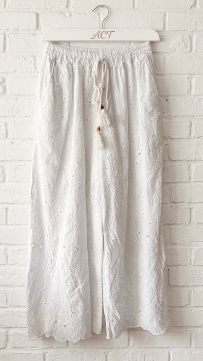 Pantalón senda  bordado +1color