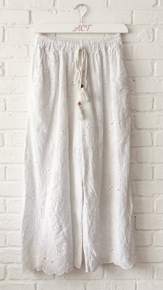 Pantalón senda  bordado +1color