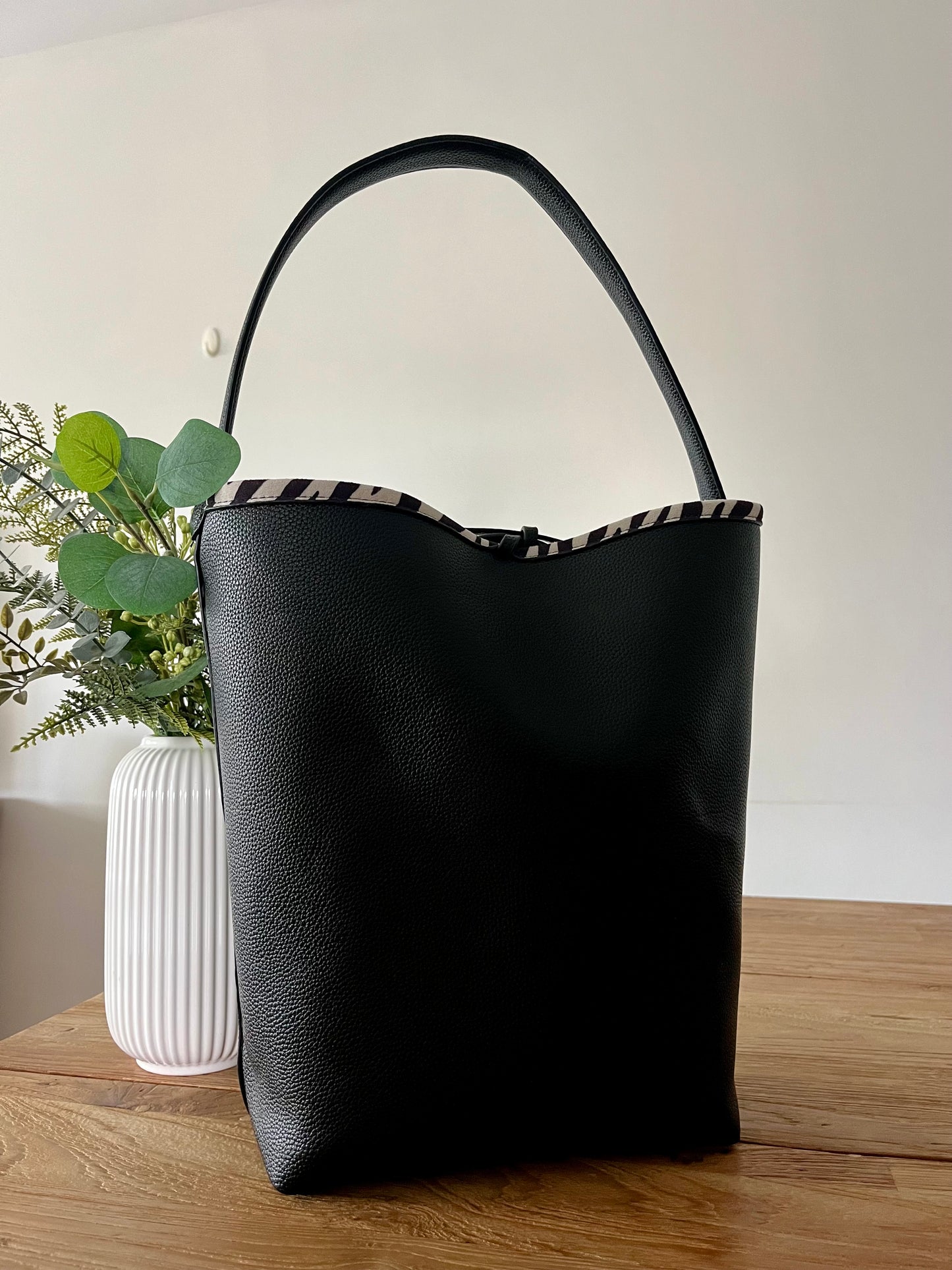 Bolso shopper reversible cebra