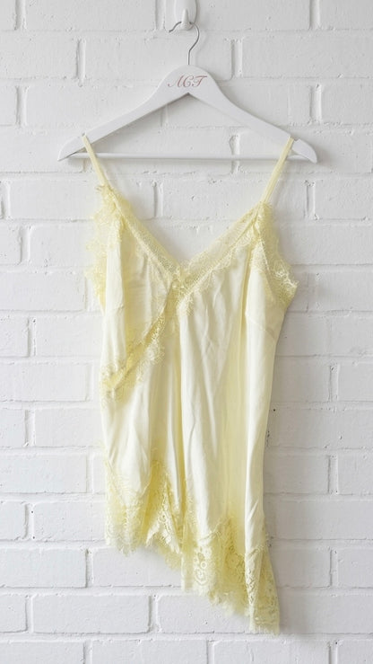 Asymmetrical lace top +10 colors