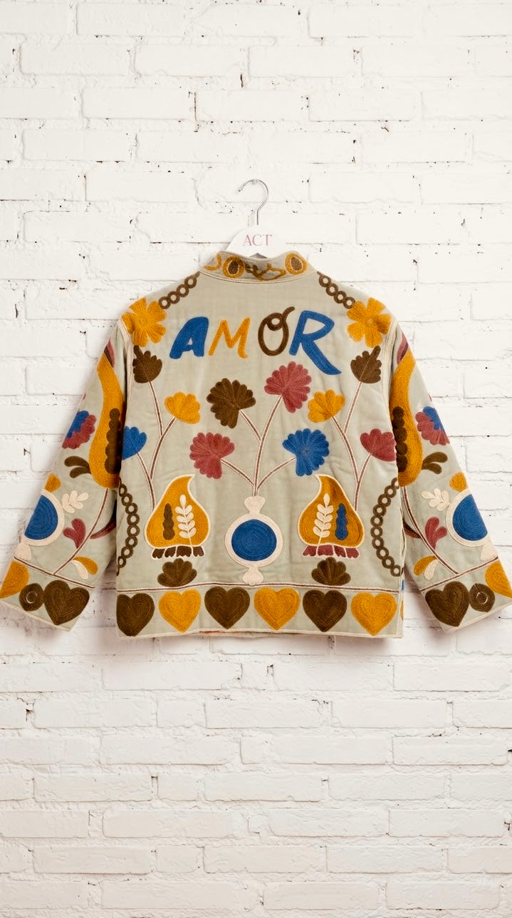 Chaqueta Bordada Amor