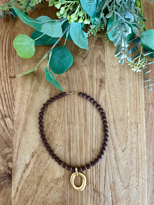 Gargantilla de bolas con colgante