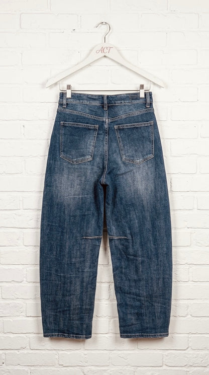 Jeans Barrel Fit con Cierre Cruzado