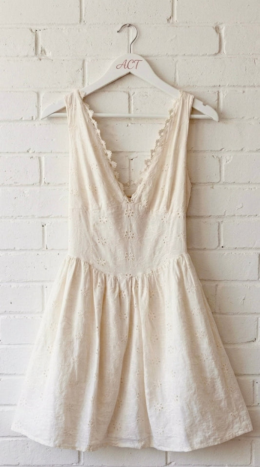Vestido Corto Amore Broderie +2 colores