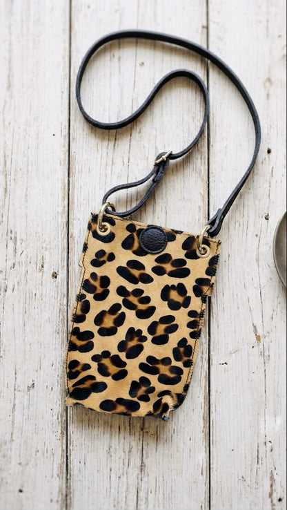 Bandolera Porta Móvil de Piel & Pelo Leopardo